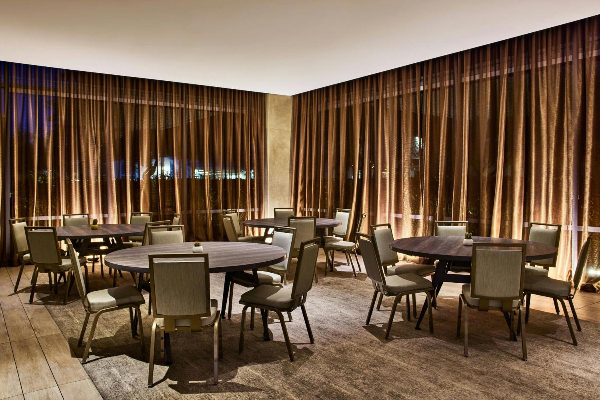 Ac Hotel By Marriott Irvine Esterno foto